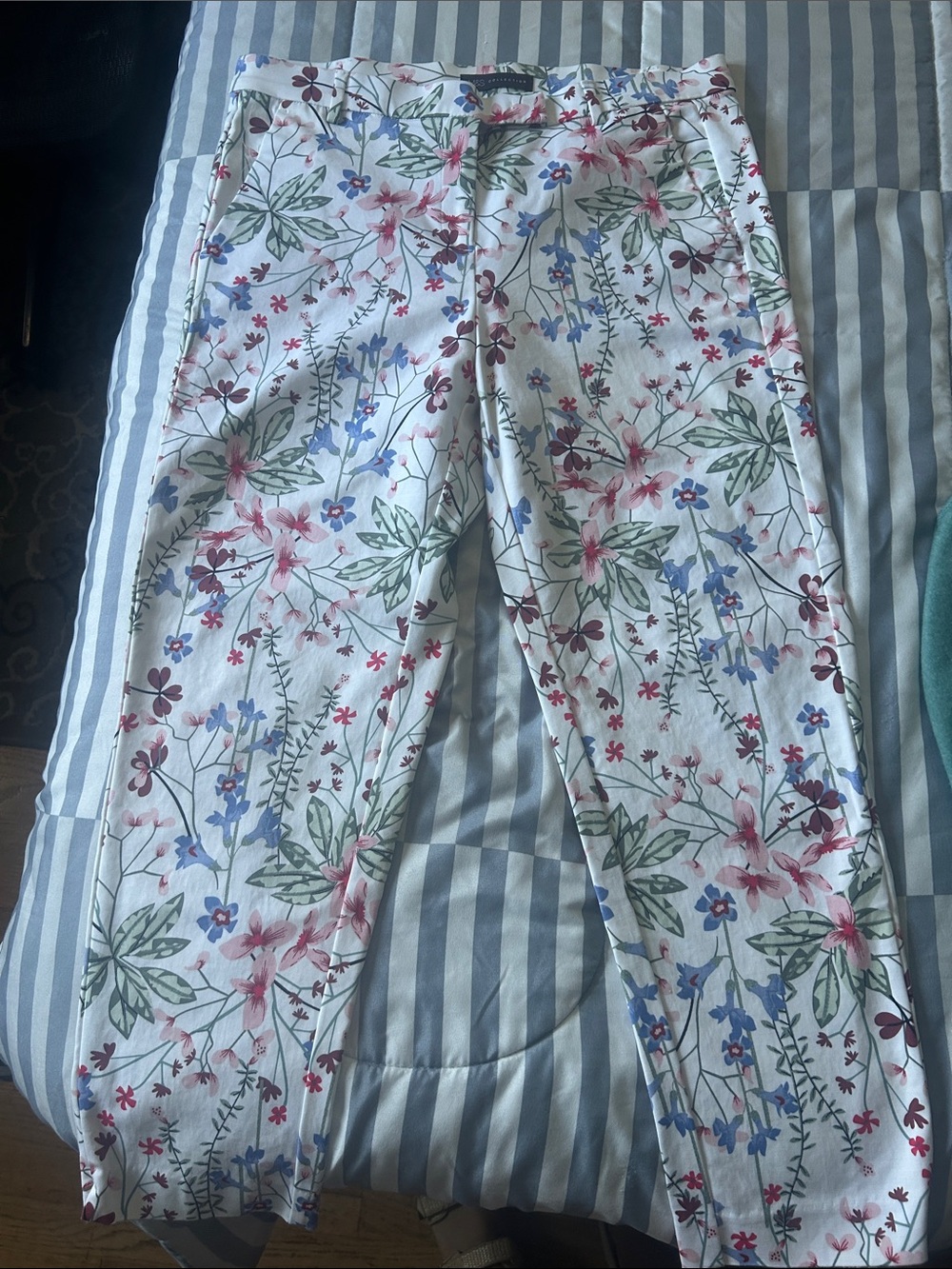 Women's Ankle Slim Pants - White Floral Print